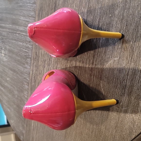 Pumps - Picture 4 of 4